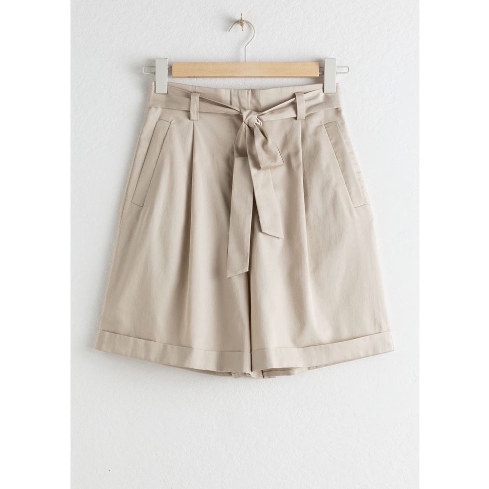 & Other Stories High Waisted Belted Cotton Shorts Size 0 Beige High Rise Cuffed